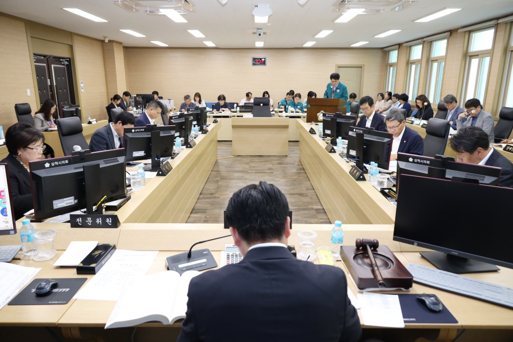 제256회 삼척시의회(임시회) 예산결산특별위원회 제2차회의 보도자료 이미지(4)