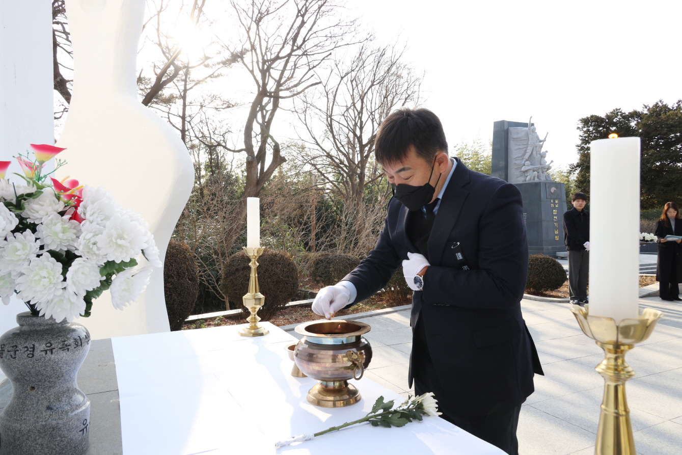 삼척시의회, 현충탑 참배 및 시무식 이미지(2)