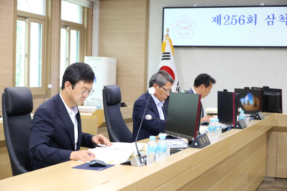 제256회 임시회 예산결산특별위원회 제3차 회의 이미지(3)