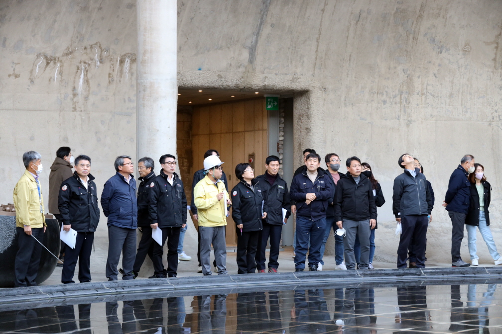 제240회 임시회 기업체 및 주요 사업장 답사 4일차 이미지(6)