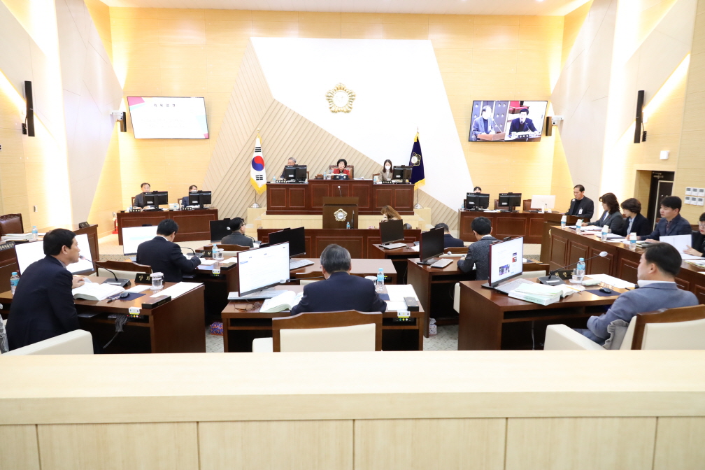 제242회 삼척시의회 임시회 제5차 본회의 이미지(3)