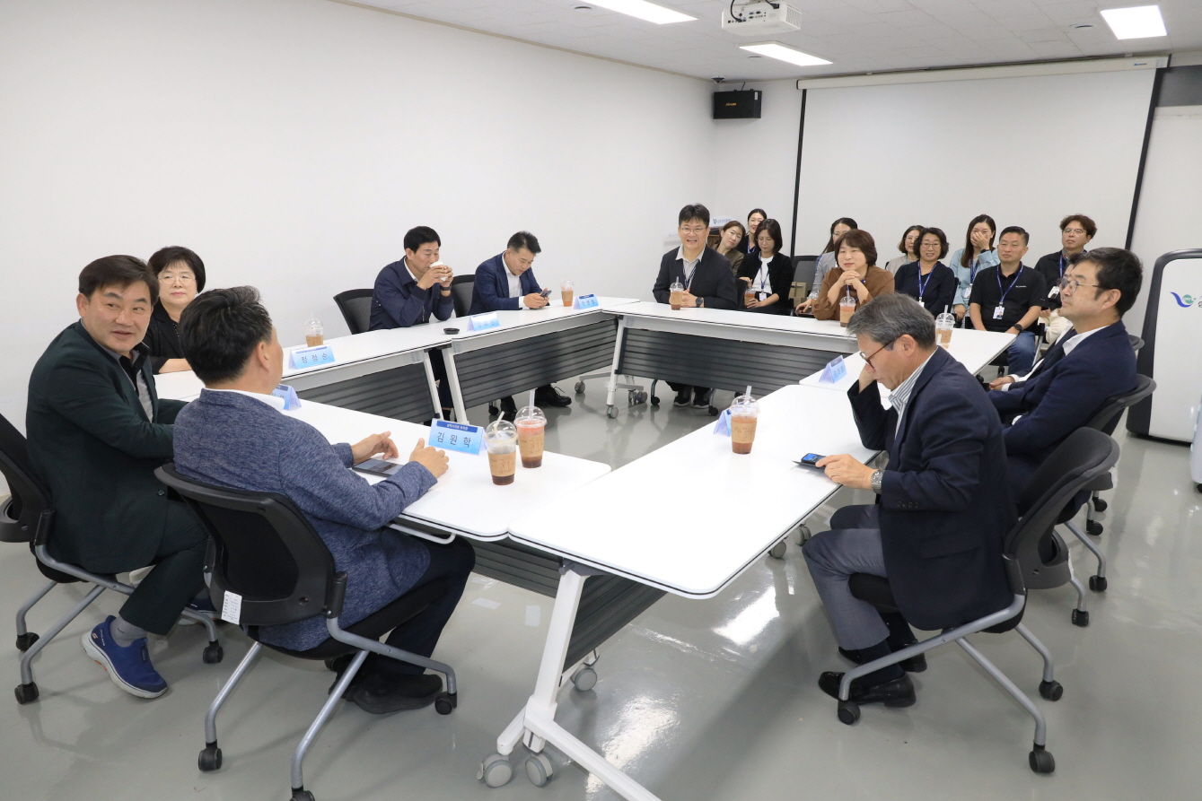 전통시장 장보기 및 시설 위문 방문 이미지(3)