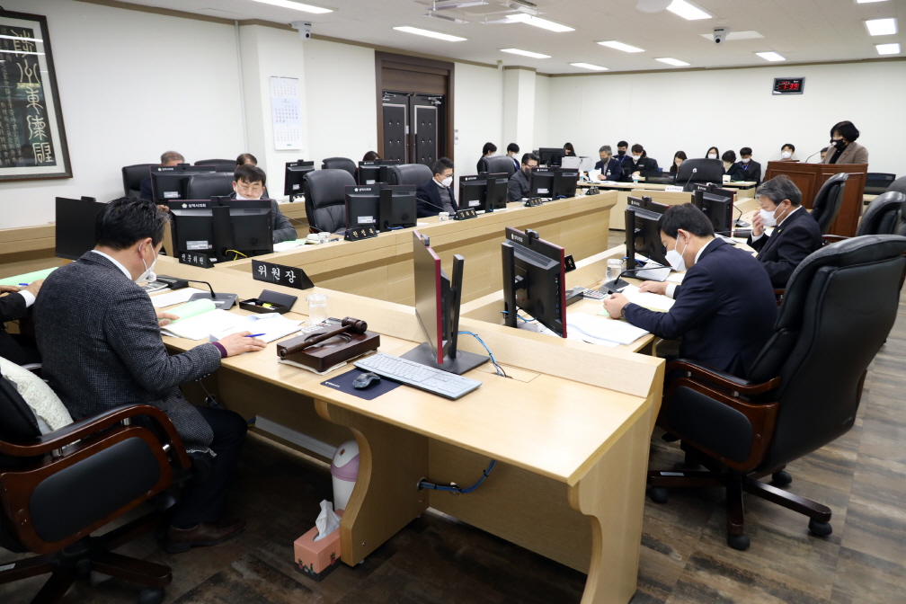 제242회 삼척시의회 임시회 제1차 본회의 개회 이미지(4)