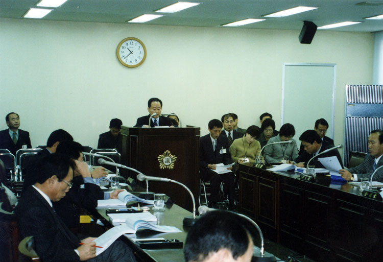 제73회 정례회(2002년도 행정사무감사특별위원회<3>) 이미지(1)