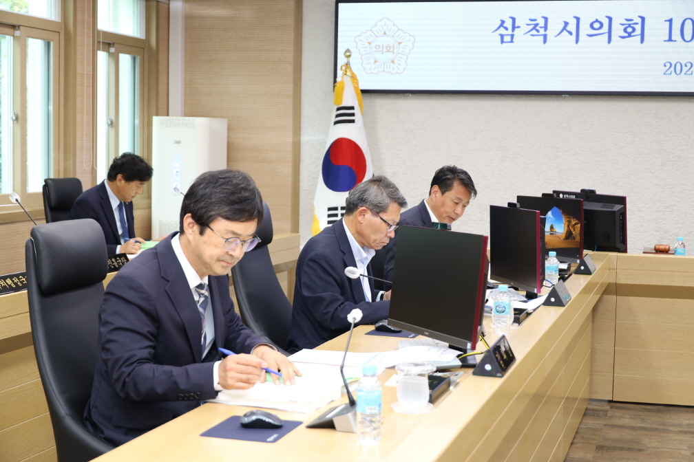 10월 정례의원간담회 이미지(2)