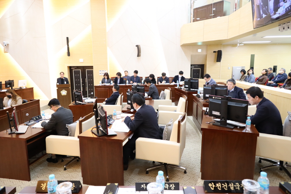 제242회 삼척시의회 임시회 제5차 본회의 이미지(2)