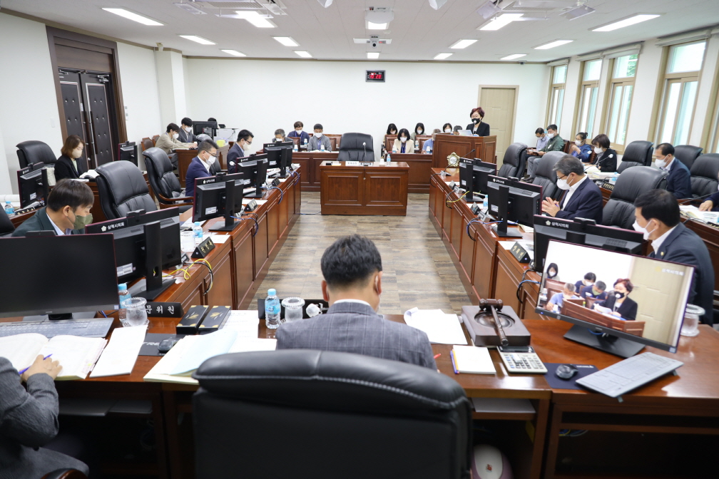 제238회 임시회 예산결산특별위원회 제2차 회의 이미지(8)