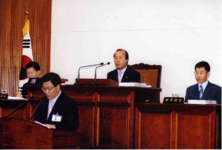 제109회 제2차 본회의(2006회계년도 세입세출결산승인안설명-회계과장 홍용기)<1> 대표이미지