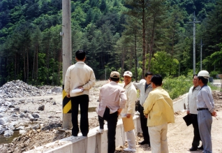 재해특위 수해현장 답사(하장면)<2> 대표이미지